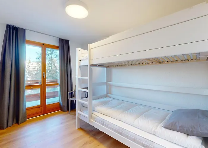 De Lours Authentic Etage Penthes 14 Pers Agettes