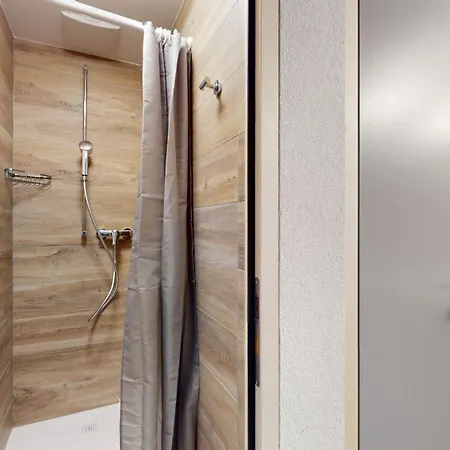 De Lours Authentic Etage Penthes 14 Pers ゲストハウス Agettes